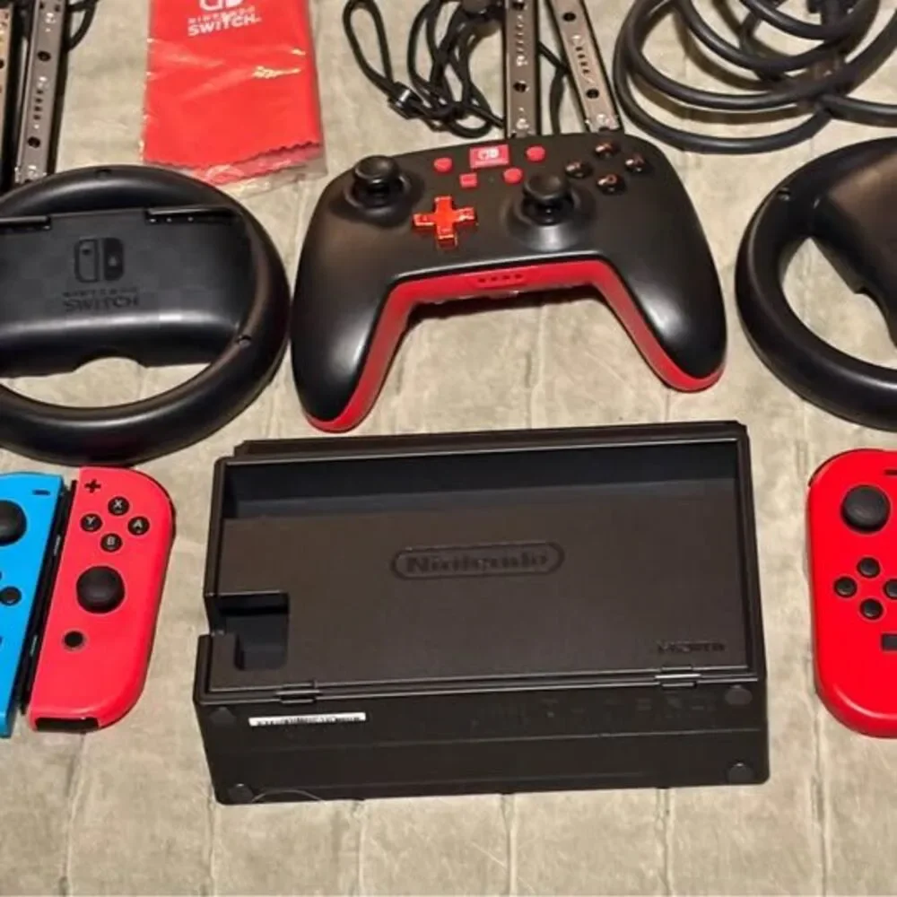 Unpatched Nintendo Switch Bundle – 4 Joy-Cons, 2 Games, Dock, Hard Case, Control